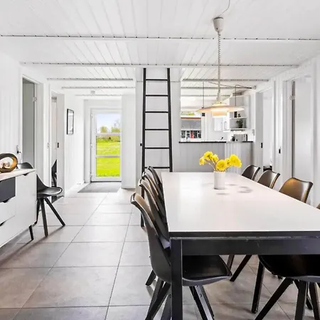 12 Person In Nordborg