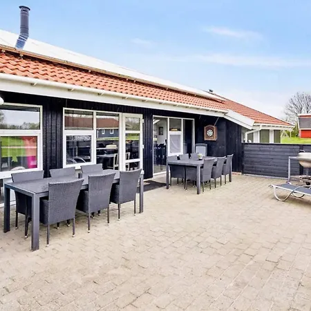 12 Person In Holiday home