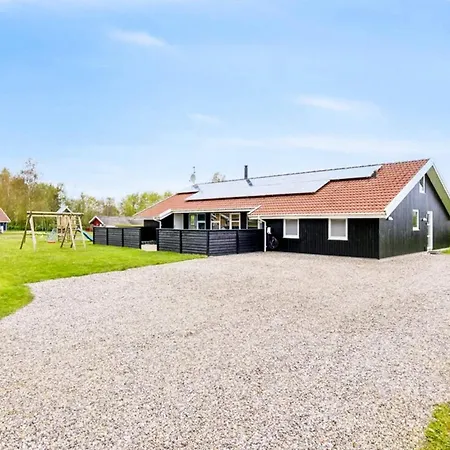 12 Person In Holiday home