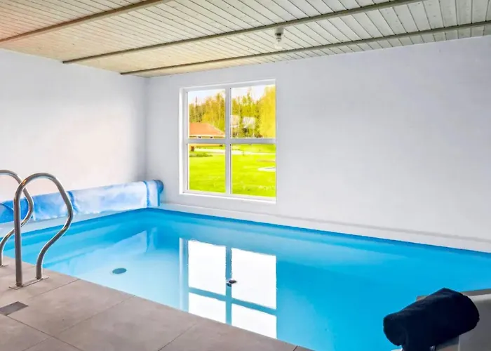 Дом отдыха Luxury Retreat With Pool - By Traum Норборг