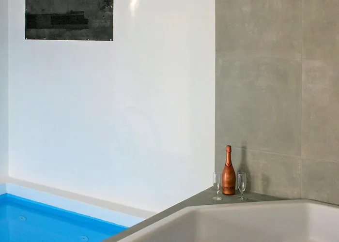 Дом отдыха Luxury Retreat With Pool - By Traum *